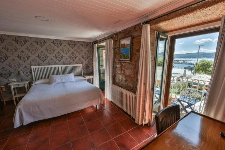Hotel Puerto Arnela Камариньяс Экстерьер фото