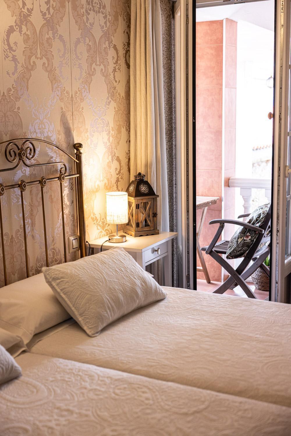 Hotel Puerto Arnela Камариньяс Экстерьер фото